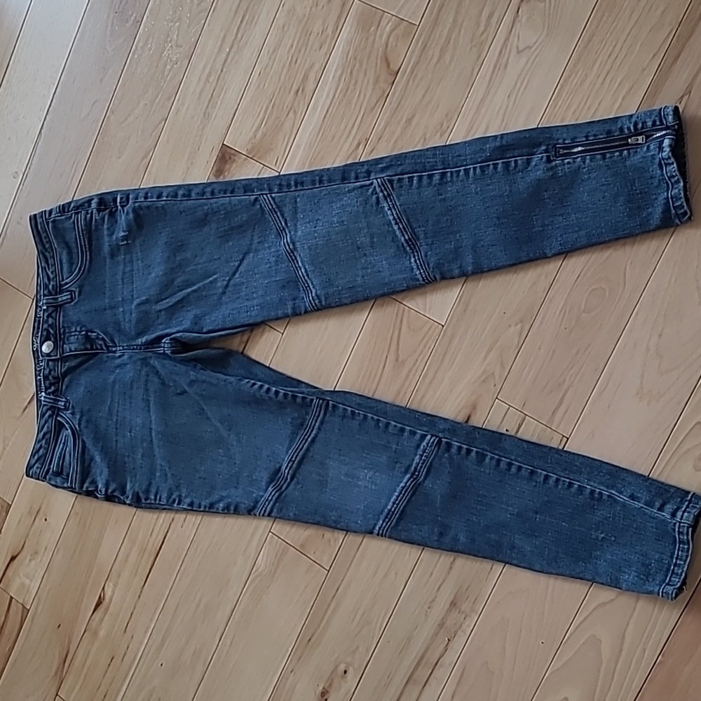 Simply Vera Wang Women's Jeans 8 Skinny 5 pocket zippers